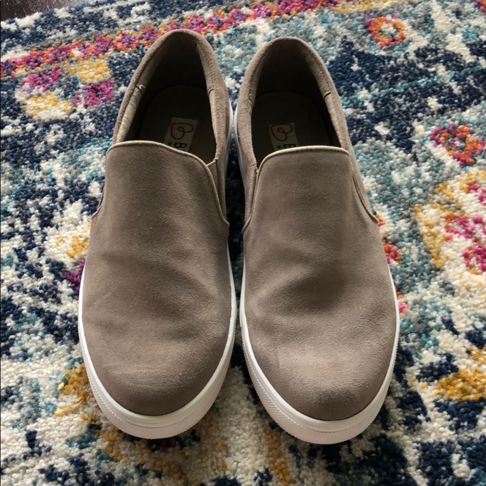 Blondo taupe slip on sneakers basically brand new!